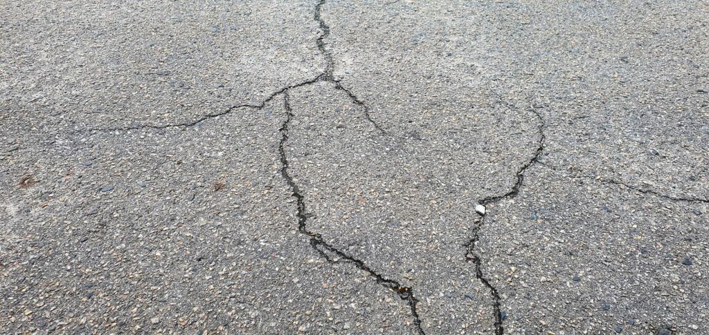 5 Signs Your Driveway Needs Repair